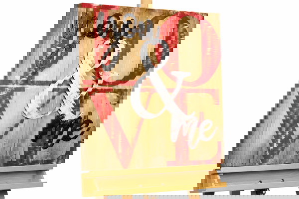 Obra de arte tradicional tallada en madera