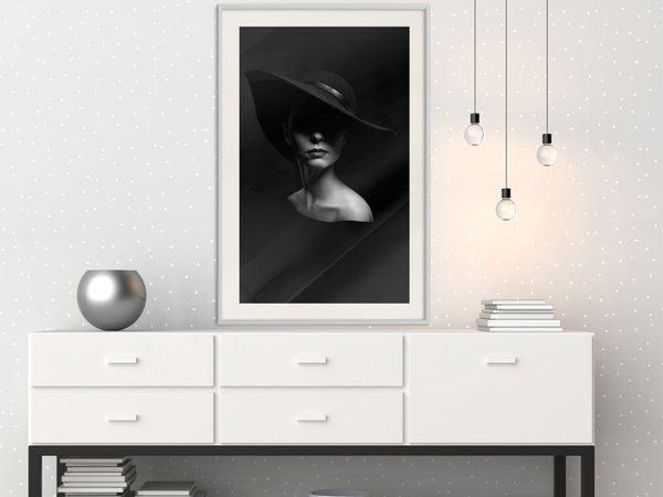 Poster 'Woman in a Hat'