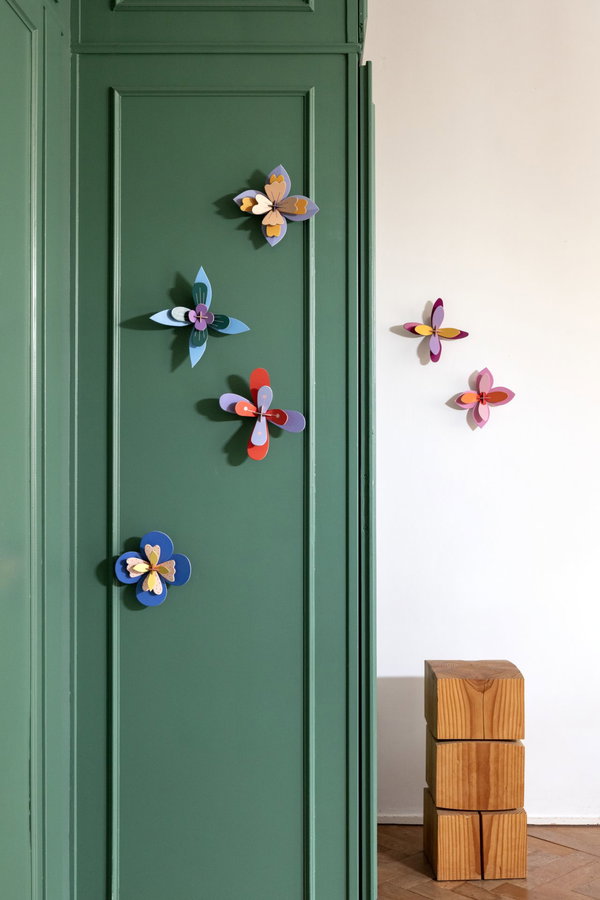 Wanddeko Papier 'Leuchtende Papierblume'