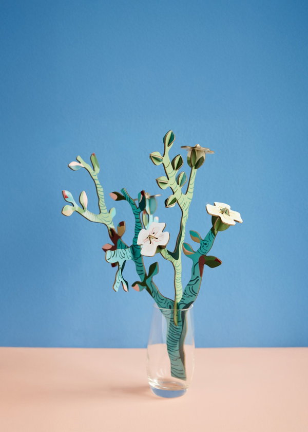 Sculptures en papier 'Almond Blossom I'