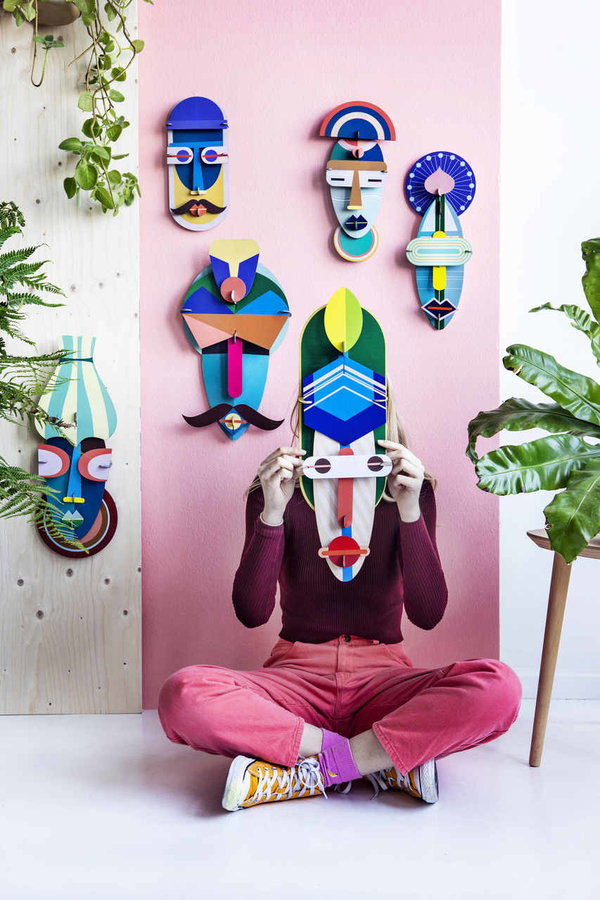 Scultura da parete in cartone 'London Wall Mask'