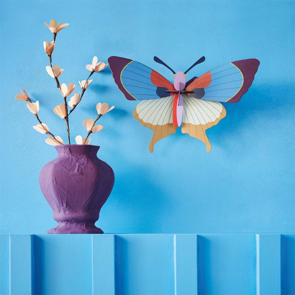 Karton skulptura za zid 'Vivid Wings Decor'