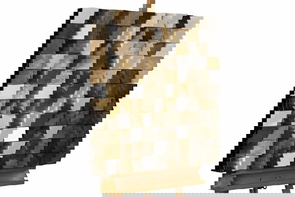 Obra de arte tradicional tallada en madera