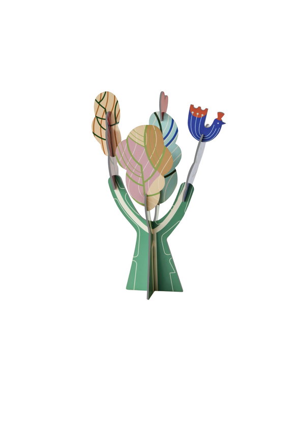 Sculptures en papier 'Whimsical Tree Figure'